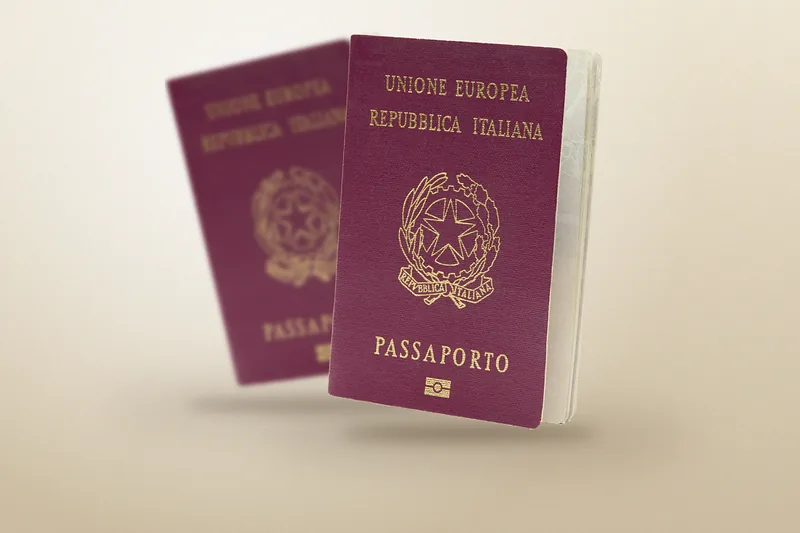 Articoli per il pellegrinaggio e documenti di viaggio pronti sul bancone