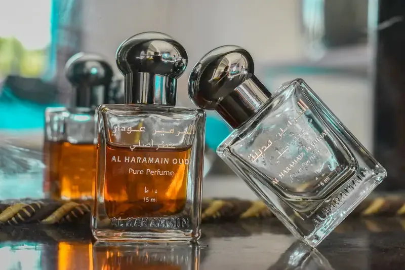 Boccette di attar e profumo arabo